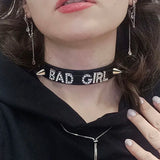 Ras de cou Bad Girl porté | BDSM Empire