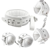 Kit bondage blanc rembourré, collier menottes chevillères | BDSM Empire