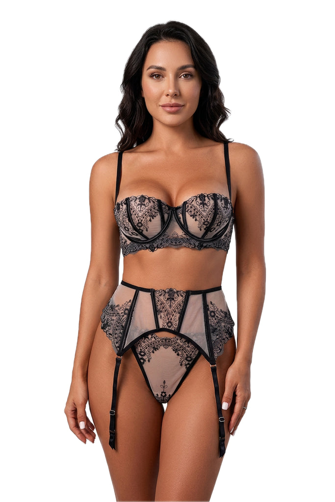 Ensemble dentelle taille haute Enclave : photo portée sur fond blanc