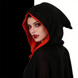 Cape Réversible Noire et Rouge : cape réversible à capuche noire et rouge, photo 2