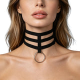 Collier Triple Bandeau Tissu Anneau Noir : ras du cou noir, trois bandeaux de tissu et anneau, photo 1