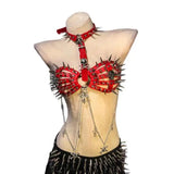 Harnais Soutien-Gorge Rouge à Pointes : harnais soutien-gorge rouge à pointes, têtes de mort et chaînes, photo 3