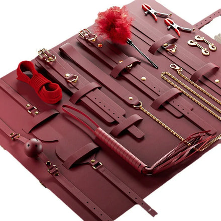 Kit BDSM Luxe 12 Pièces : pochette ouverte, pièces rangées, rouge