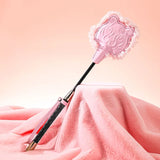 Kit Bondage Débutant Rose : tapette cœur en dentelle, rose