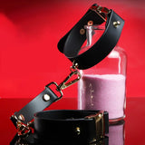 Kit de Soumission Nocturne : collier en gros plan, rouge