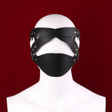 Masque Muselière et Bandeau Cuir PU : masque muselière en cuir PU sur mannequin, photo 5