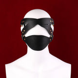 Masque Muselière et Bandeau Cuir PU : masque muselière en cuir PU sur mannequin, photo 7