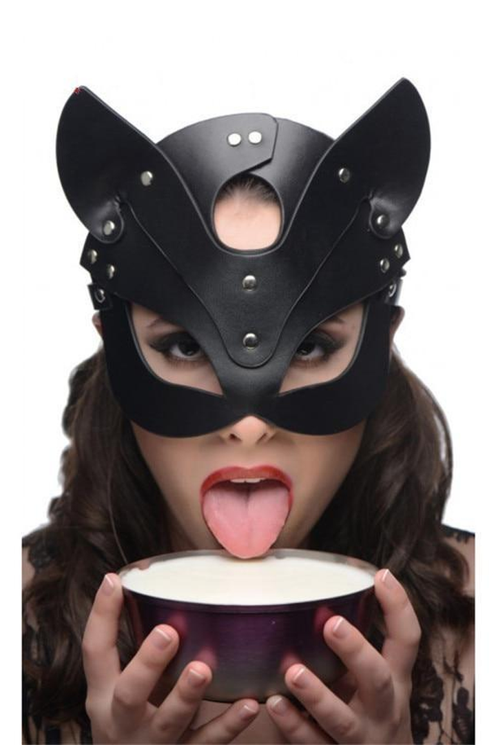 Masque Sexy   Femme — Chat — porté sur fond blanc