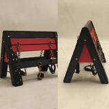 Mini Chevalet BDSM Boudoir Noir et Rouge : vue de trois quarts et vue de profil, photo 2