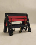 Mini Chevalet BDSM Boudoir Noir et Rouge : vue de trois quarts avec attaches suspendues, photo 3
