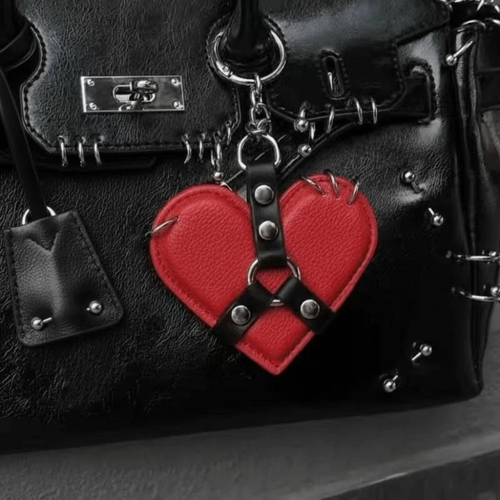Porte-Clés Cœur Cuir Punk : cœur en cuir PU clouté avec anneau en O, photo 3