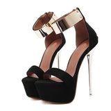 Sandales Plateforme Manchette Dorée : paire de sandales plateforme noires, photo 5