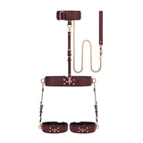 Set Contraintes Croisées : collier relié à la ceinture